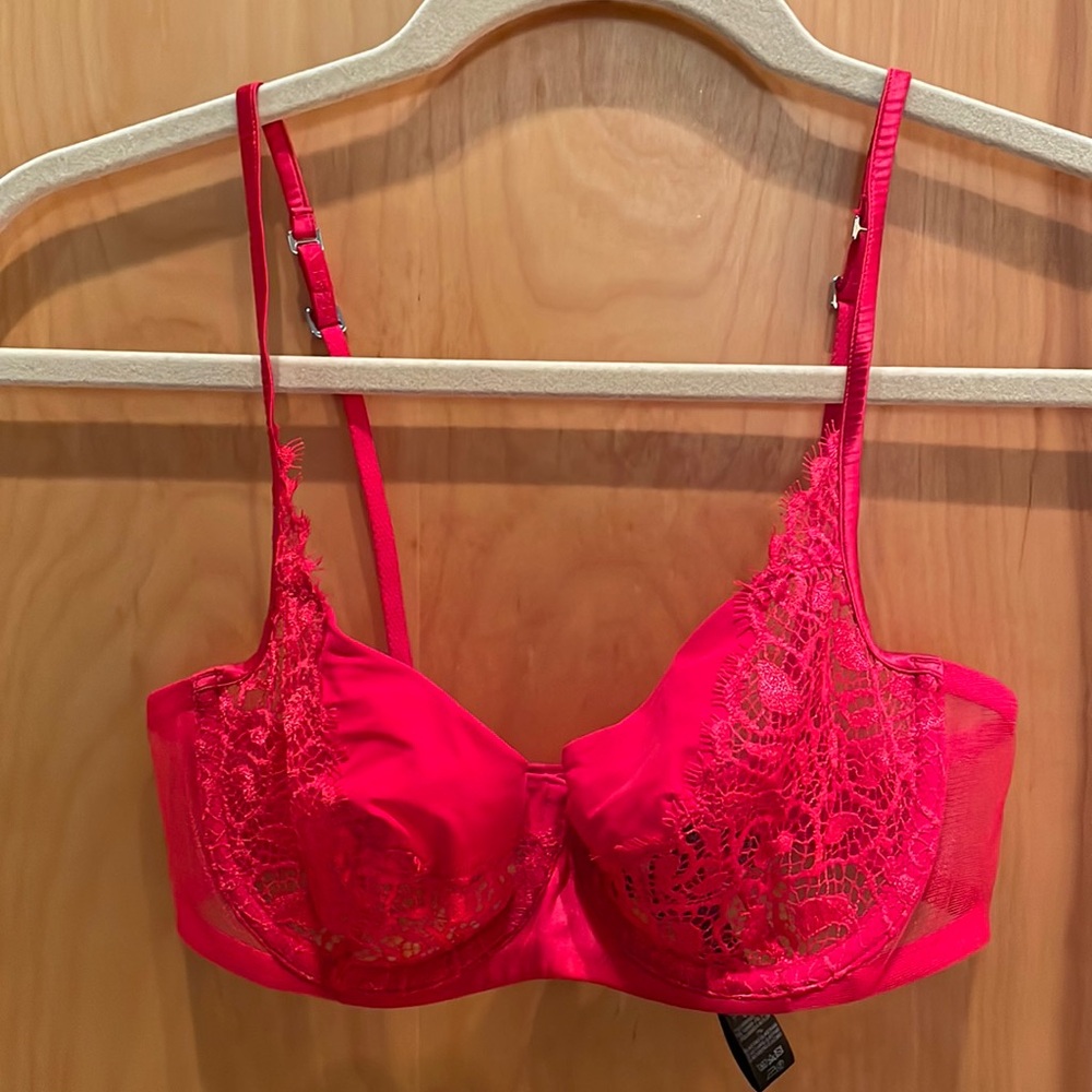 La Perla Unlined, underwire red lace bra.